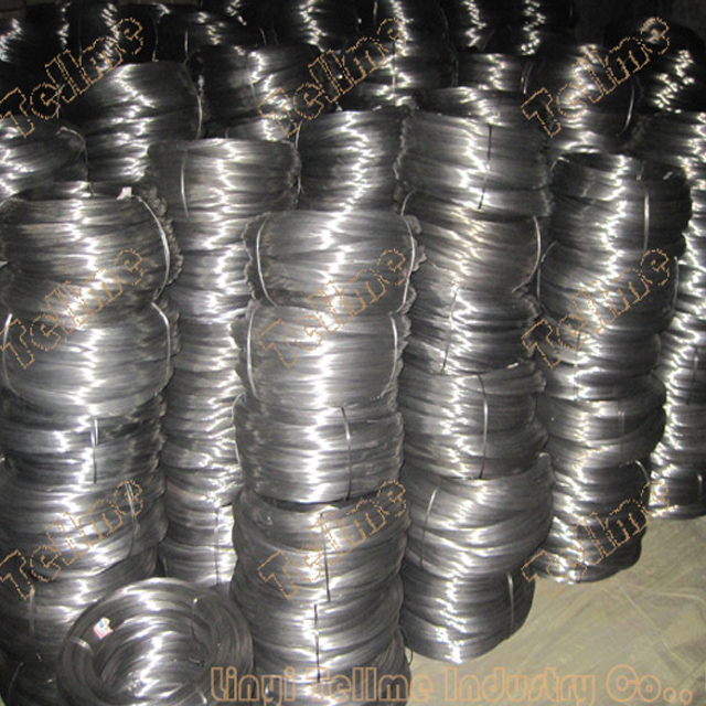 Scourer making machine and raw material
